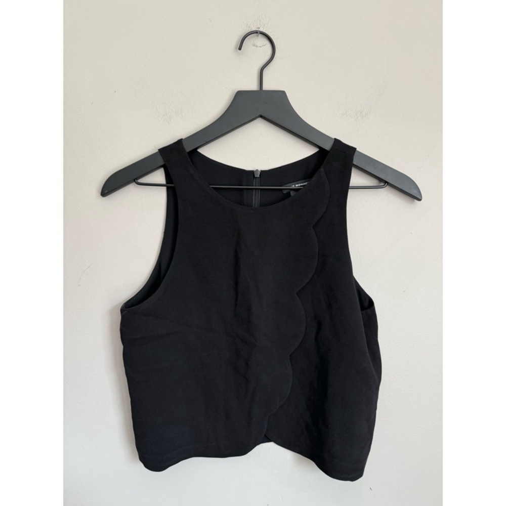 CLUB MONACO Scallop Front Crepe Crop Tank in Black
